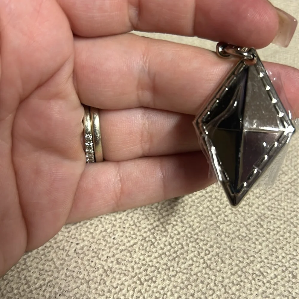 JIMMY CHOO Queen of Hearts Keychain Silver NWOT - Picture 4 of 7